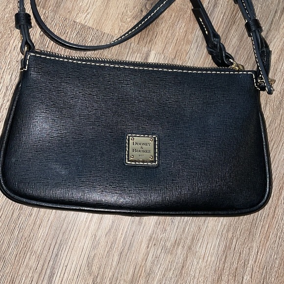 Dooney & Bourke black cross body bag - Picture 2 of 7